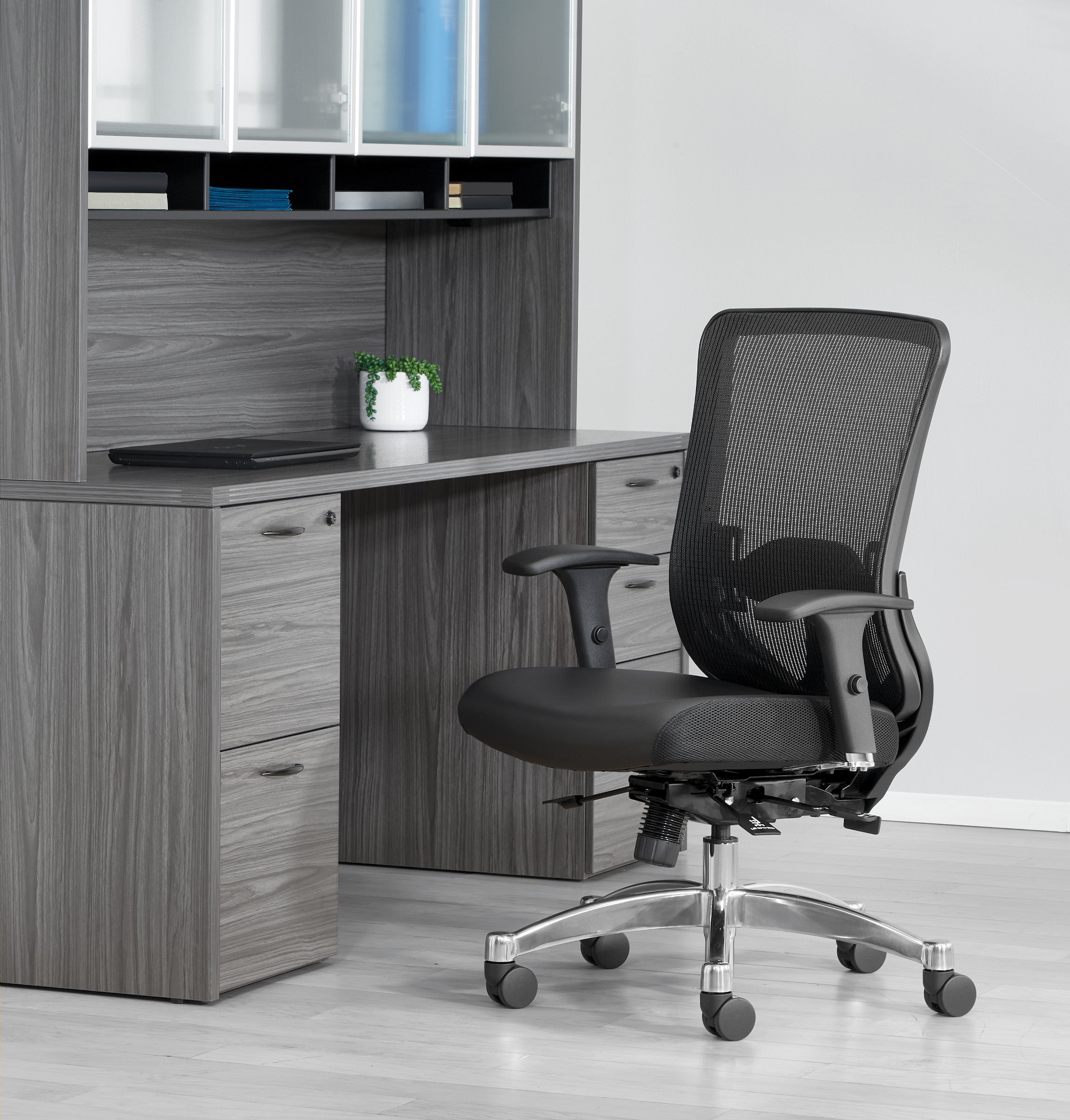 Vertical Mesh Back Managers Chair
